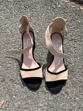 Freda Salvador Beige and Black Ankle-Strap Open-Toe Sandals